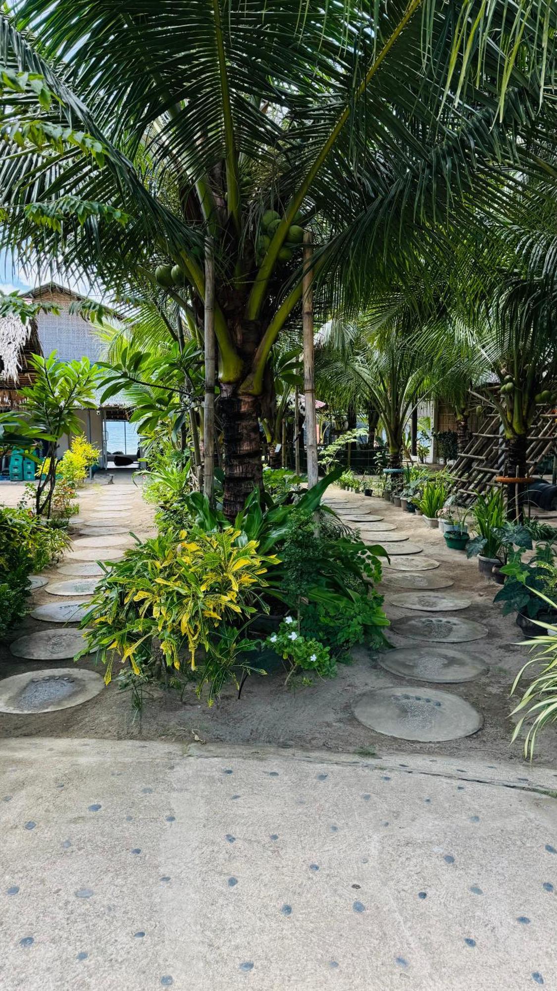 Footprints Beach Resort Agpudlos Exterior photo