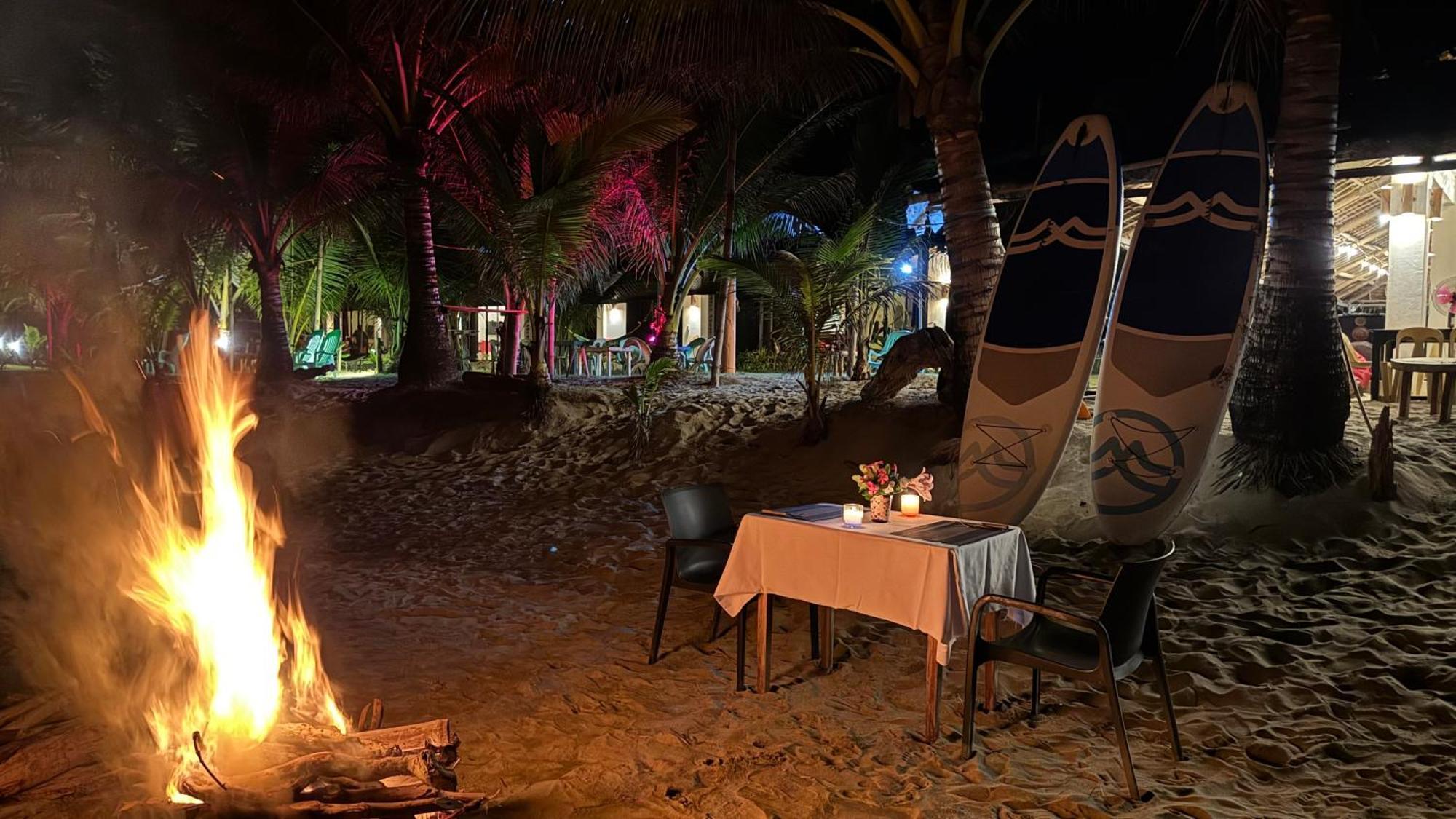 Footprints Beach Resort Agpudlos Exterior photo